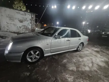Mercedes-Benz E 230 1996 года за 2 300 000 тг. в Астана