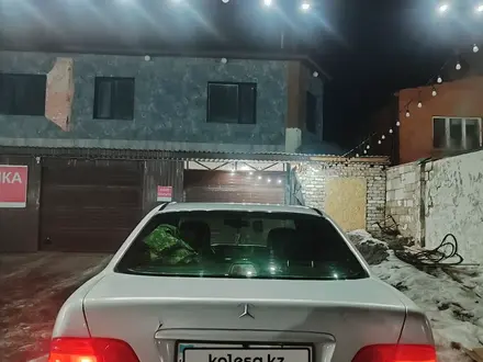 Mercedes-Benz E 230 1996 года за 2 300 000 тг. в Астана – фото 4