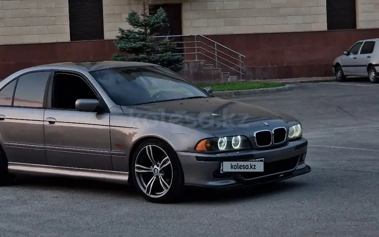 BMW 528 1999 года за 3 300 000 тг. в Шымкент