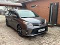 Toyota Sienna 2014 года за 14 800 000 тг. в Актобе