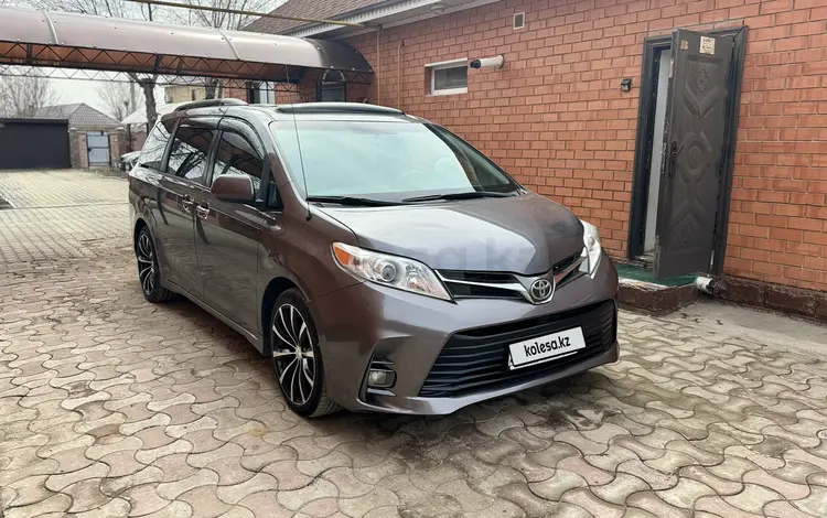 Toyota Sienna 2014 годаүшін14 800 000 тг. в Актобе