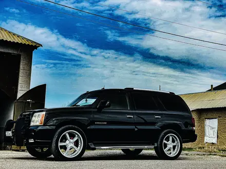 Cadillac Escalade 2005 года за 5 000 000 тг. в Шымкент