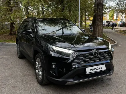 Toyota RAV4 2023 года за 23 000 000 тг. в Алматы – фото 28