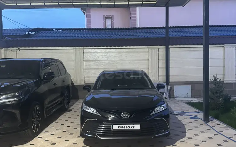 Toyota Camry 2021 годаfor19 000 000 тг. в Шымкент