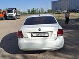 Volkswagen Polo 2015 года за 3 800 000 тг. в Актобе – фото 2