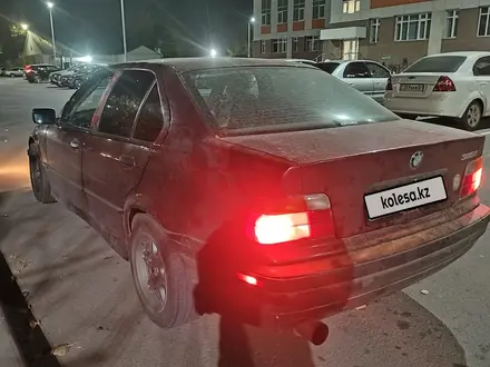 BMW 318 1992 года за 1 500 000 тг. в Астана – фото 5