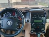 Volkswagen Touareg 2008 года за 5 200 000 тг. в Шымкент – фото 5
