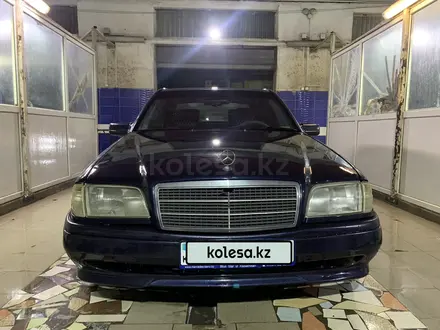 Mercedes-Benz C 200 1995 года за 2 100 000 тг. в Караганда – фото 2