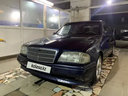 Mercedes-Benz C 200 1995 года за 2 100 000 тг. в Караганда – фото 3