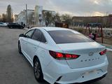 Hyundai Sonata 2017 годаfor4 200 000 тг. в Караганда – фото 4