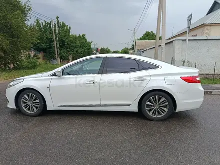 Hyundai Grandeur 2015 года за 7 500 000 тг. в Шымкент – фото 19