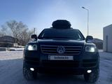 Volkswagen Touareg 2004 года за 6 000 000 тг. в Алматы – фото 2