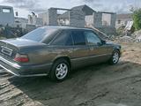 Mercedes-Benz E 200 1995 года за 1 800 000 тг. в Усть-Каменогорск – фото 3