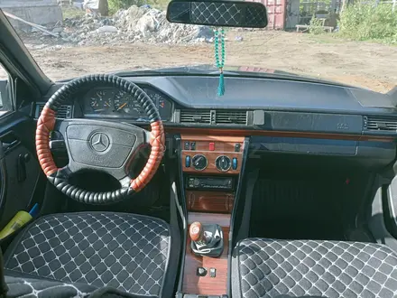 Mercedes-Benz E 200 1995 года за 1 800 000 тг. в Усть-Каменогорск – фото 5
