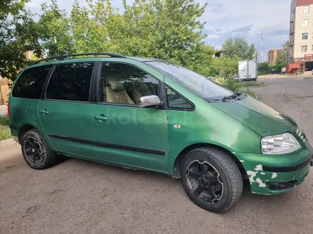 Volkswagen Sharan 2000 года за 2 800 000 тг. в Астана – фото 4