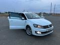 Volkswagen Polo 2016 года за 5 800 000 тг. в Атырау – фото 2