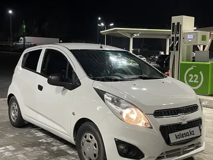 Chevrolet Spark 2013 года за 3 700 000 тг. в Алматы – фото 2