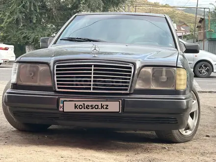 Mercedes-Benz E 320 1992 года за 1 800 000 тг. в Алматы – фото 4