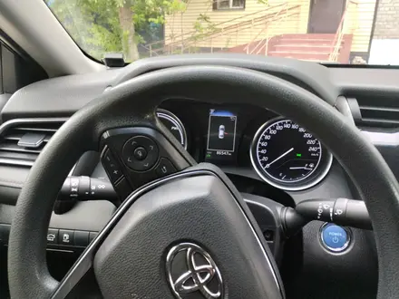 Toyota Camry 2020 года за 13 700 000 тг. в Петропавловск – фото 9