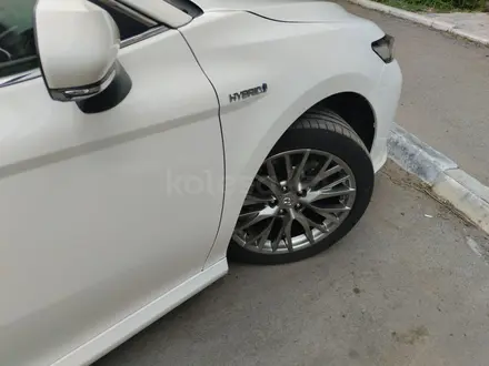 Toyota Camry 2020 года за 13 700 000 тг. в Петропавловск – фото 15