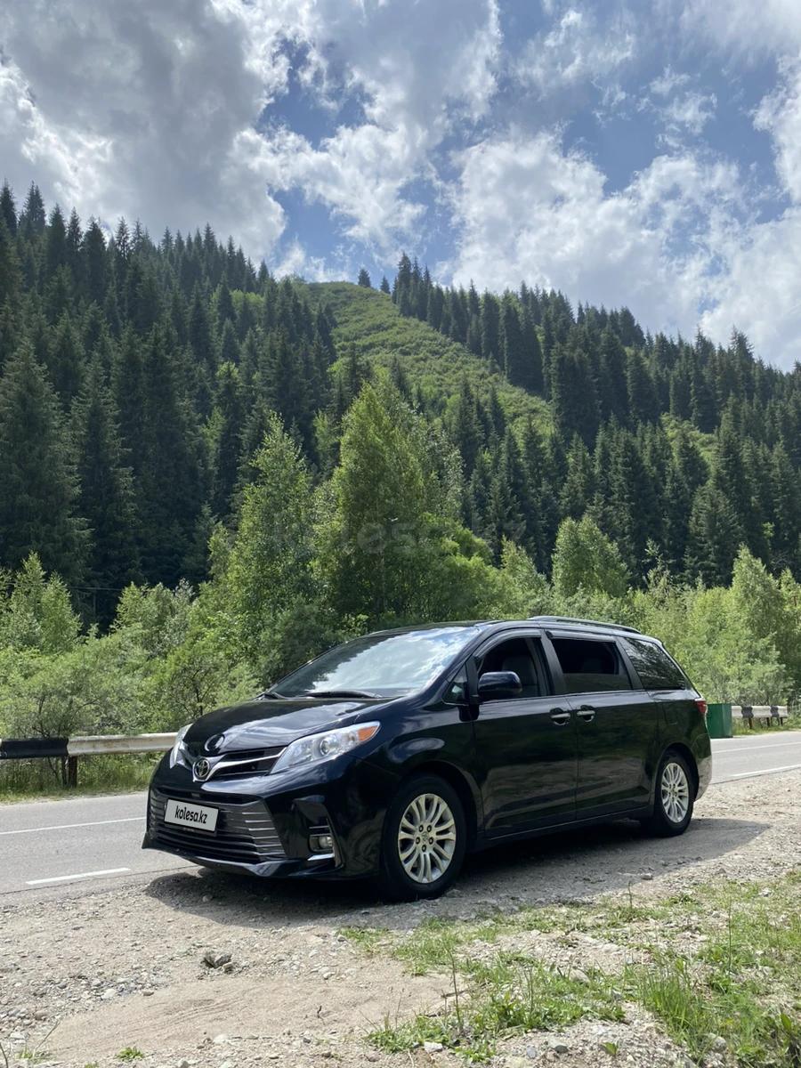 Toyota Sienna 2015 г.