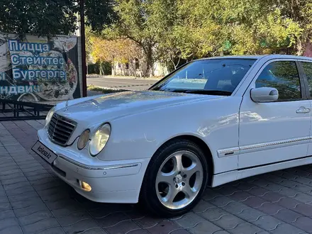 Mercedes-Benz E 320 2001 года за 7 500 000 тг. в Шымкент – фото 3