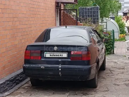 Volkswagen Passat 1995 года за 950 000 тг. в Караганда – фото 2