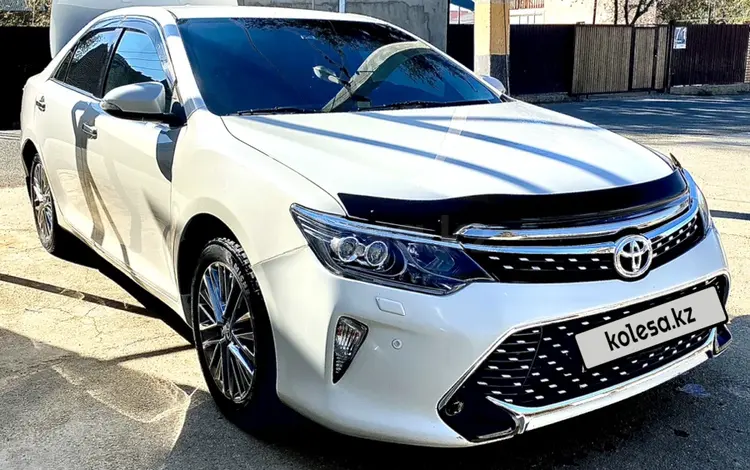 Toyota Camry 2015 года за 9 400 000 тг. в Атырау