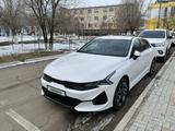 Kia K5 2022 года за 13 500 000 тг. в Атырау – фото 3