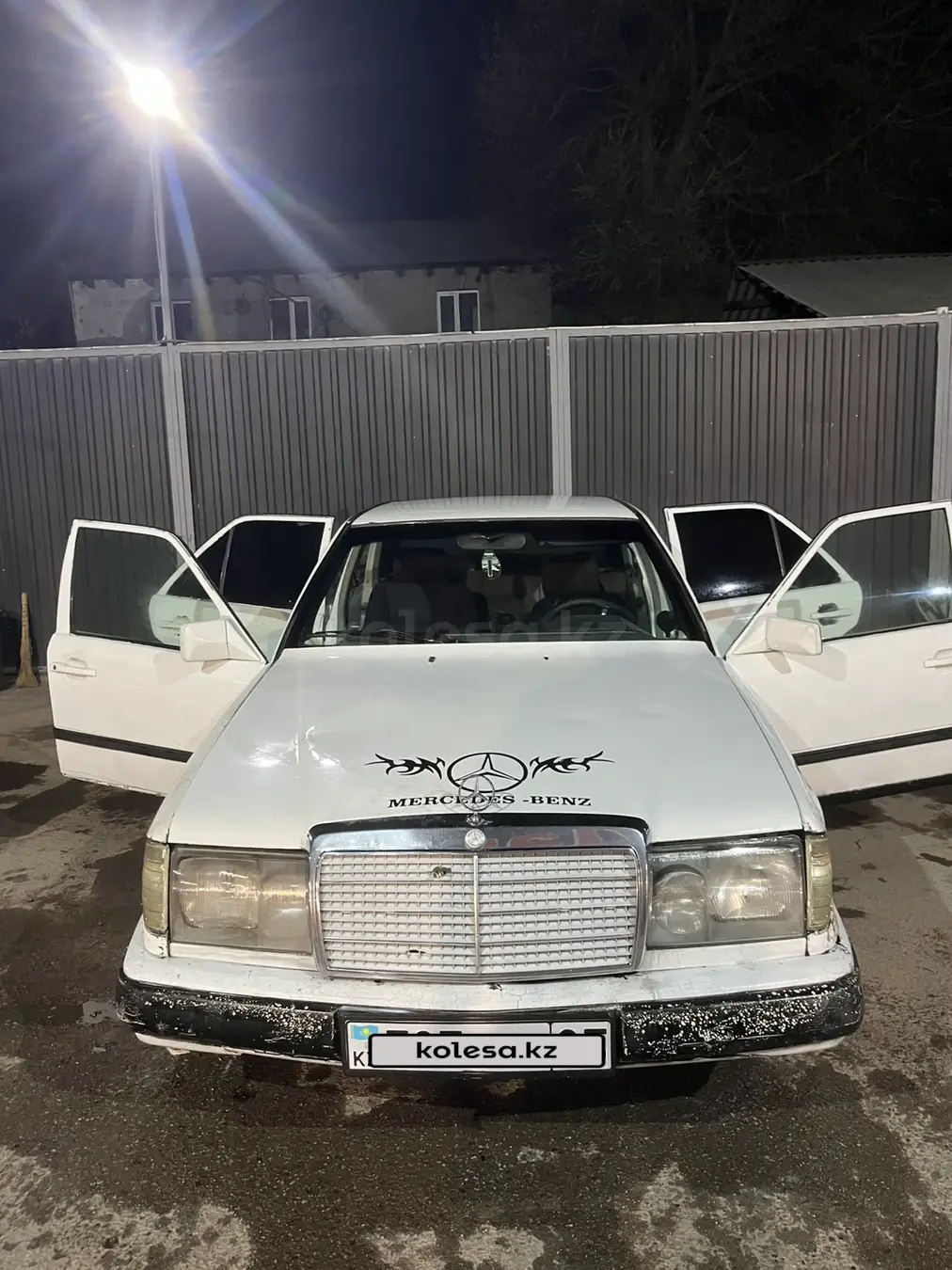 Mercedes-Benz E-Class, 1988