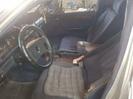 Mercedes-Benz E 200 1990 года за 1 750 000 тг. в Шымкент – фото 9