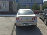 Volkswagen Passat 2006 года за 3 500 000 тг. в Уральск – фото 5