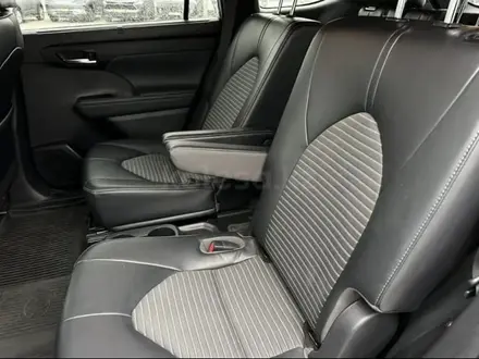Toyota Highlander 2022 года за 17 500 000 тг. в Атырау – фото 12