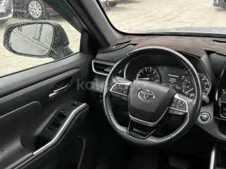 Toyota Highlander 2022 года за 17 500 000 тг. в Атырау – фото 4