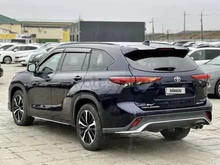 Toyota Highlander 2022 года за 17 500 000 тг. в Атырау – фото 5