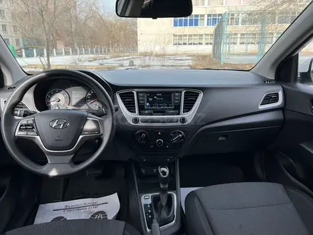 Hyundai Solaris 2021 года за 7 300 000 тг. в Актобе – фото 6