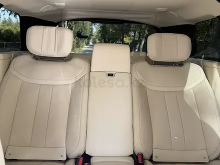 Land Rover Range Rover 2023 года за 121 300 000 тг. в Алматы – фото 14