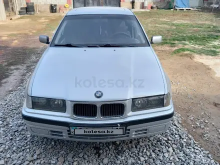 BMW 318 1992 года за 1 500 000 тг. в Шымкент – фото 3