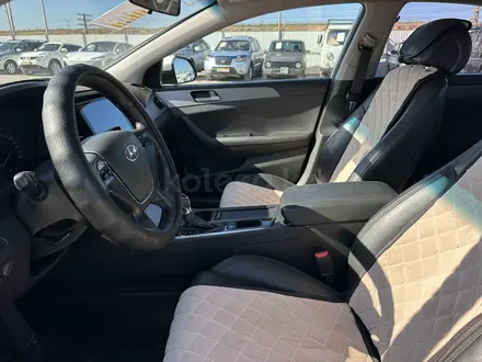 Hyundai Sonata 2016 года за 7 000 000 тг. в Атырау – фото 12