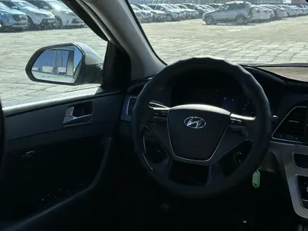 Hyundai Sonata 2016 года за 7 000 000 тг. в Атырау – фото 7