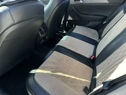 Hyundai Sonata 2016 года за 7 000 000 тг. в Атырау – фото 9