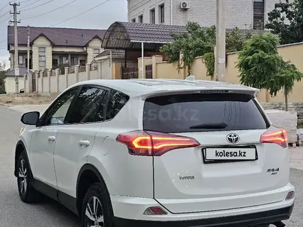 Toyota RAV4 2016 года за 9 800 000 тг. в Актау – фото 4