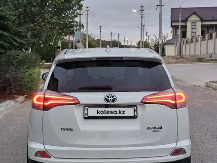 Toyota RAV4 2016 года за 9 800 000 тг. в Актау – фото 6