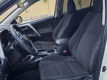 Toyota RAV4 2016 года за 9 800 000 тг. в Актау – фото 7