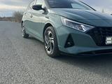 Hyundai i20 2023 года за 7 200 000 тг. в Актобе – фото 2