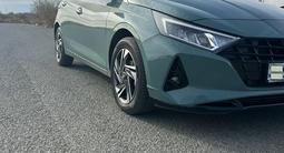 Hyundai i20 2023 года за 7 200 000 тг. в Актобе – фото 2