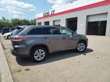 Toyota Highlander 2017 года за 10 000 000 тг. в Актобе – фото 3