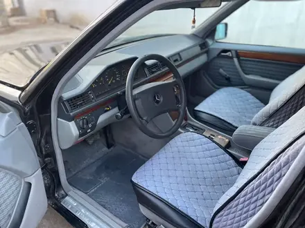 Mercedes-Benz E 200 1993 года за 700 000 тг. в Атырау – фото 13