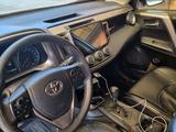 Toyota RAV4 2016 года за 11 500 000 тг. в Атырау – фото 4