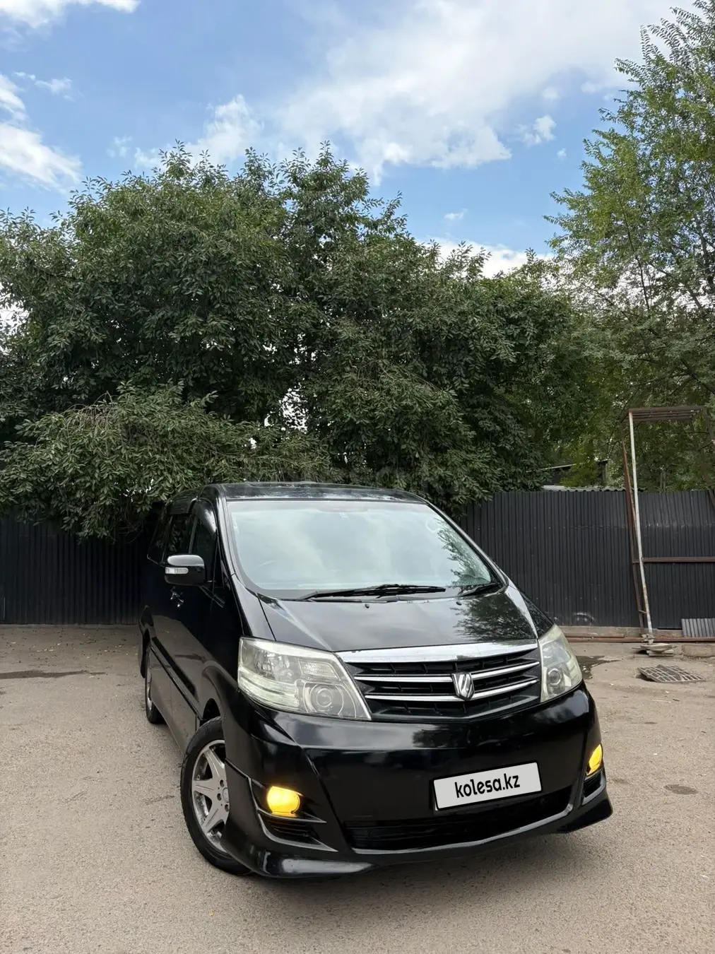 Toyota Alphard, 2005